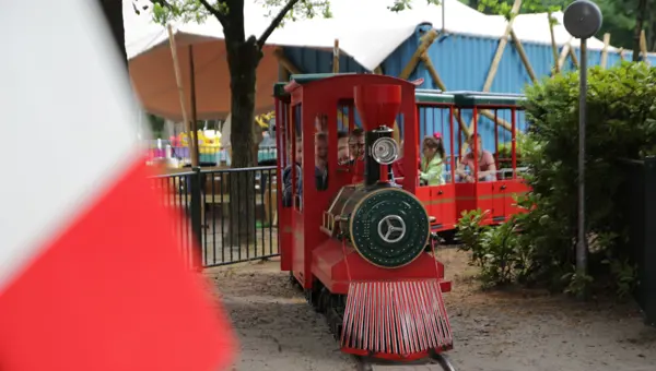 drouwenerzand-attractiepark-trein-oversteek