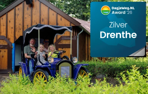 Das Team von Drouwenerzand feiert den Gewinn des Silbernen DagjeWeg.NL Award 2026
